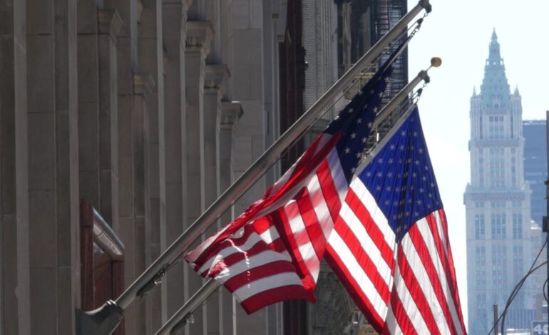 New York Warns of Fake Crypto and AI as Scam Losses Hit $8 Billion