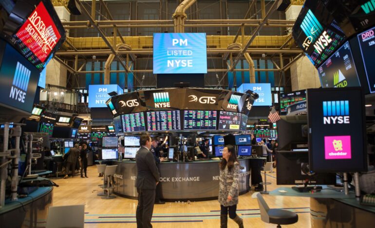 Stocks Rally as Crude Prices and Bond Yields Fall